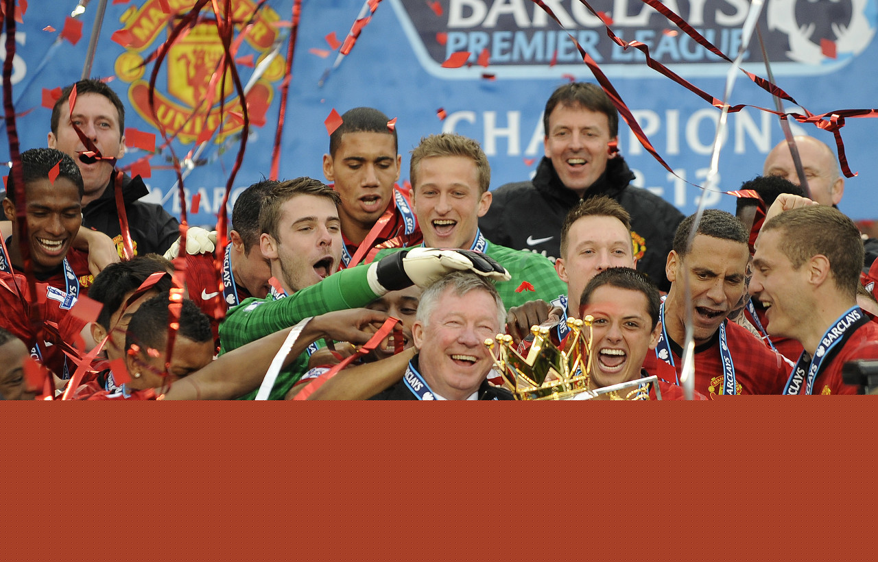 主动拎包 赵睿深夜外出约会 恋情曝光真相浮出水面