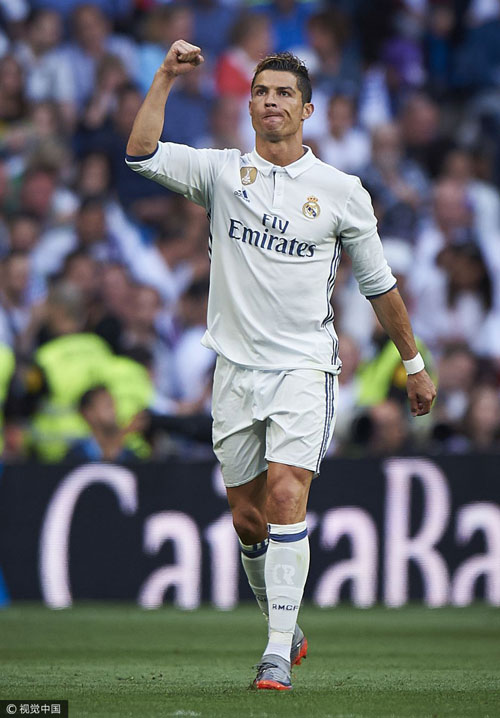 RNGM零封对手晋级三轮常规赛：ES含泪告别夏日，八冠“王朝陨落”